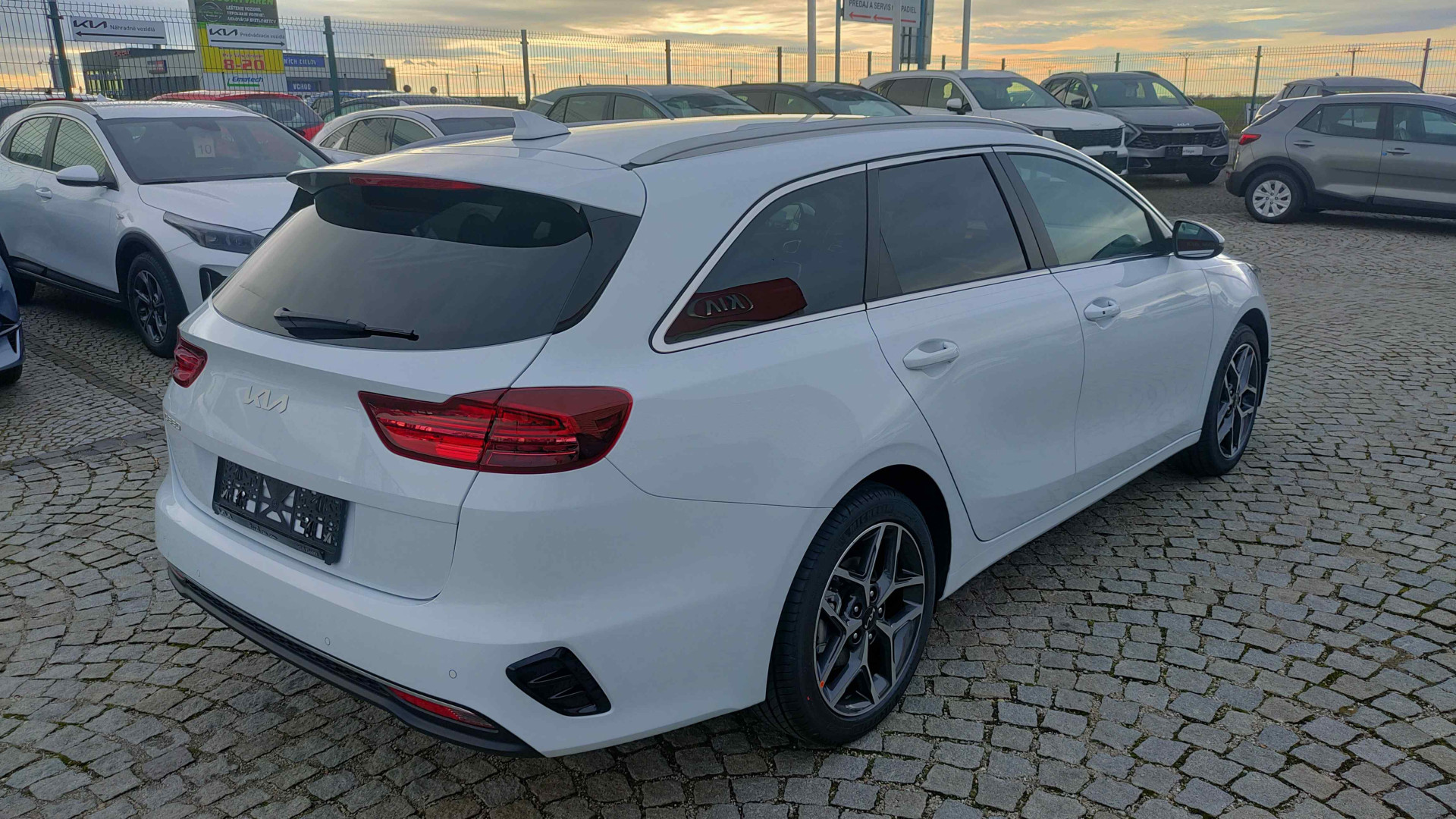 Kia Ceed SW 1,5 T-GDi Gold + LED + Gold pack