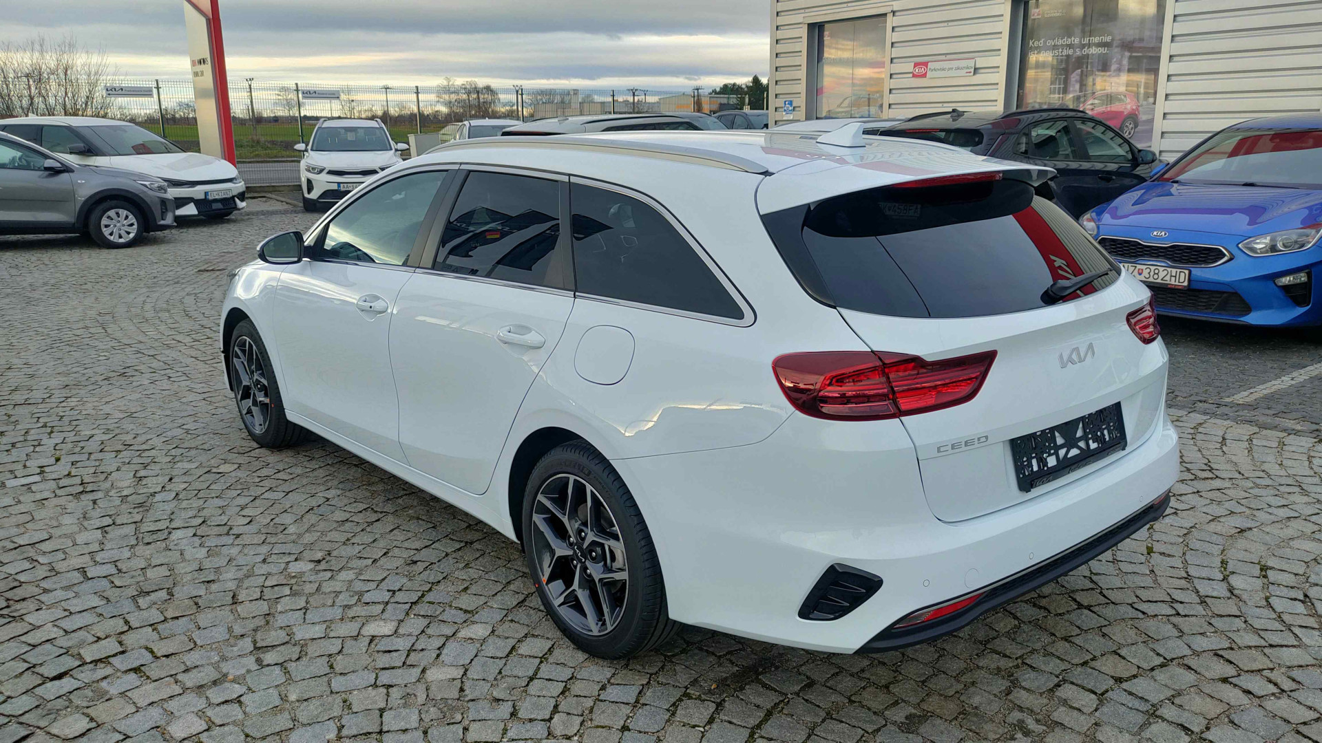 Kia Ceed SW 1,5 T-GDi Gold + LED + Gold pack