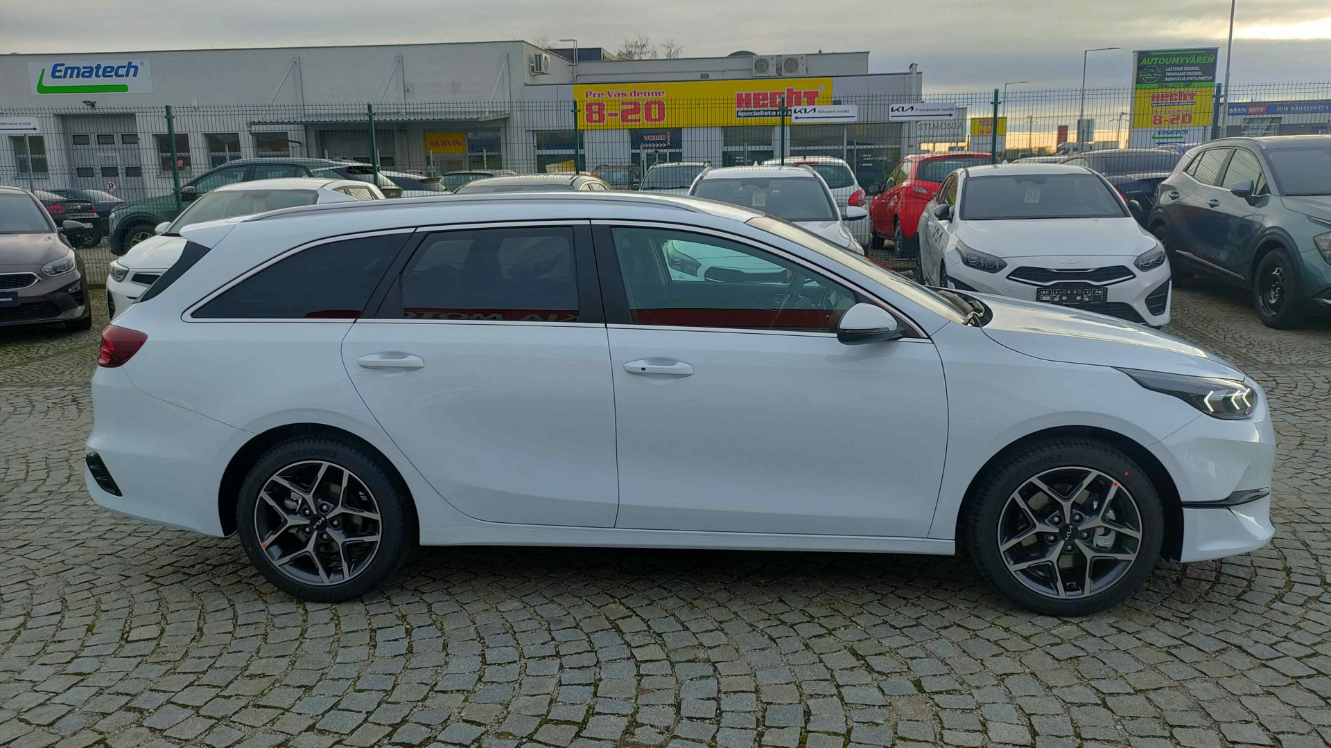 Kia CEED SW 1,5 T-GDi Gold + LED + Gold pack