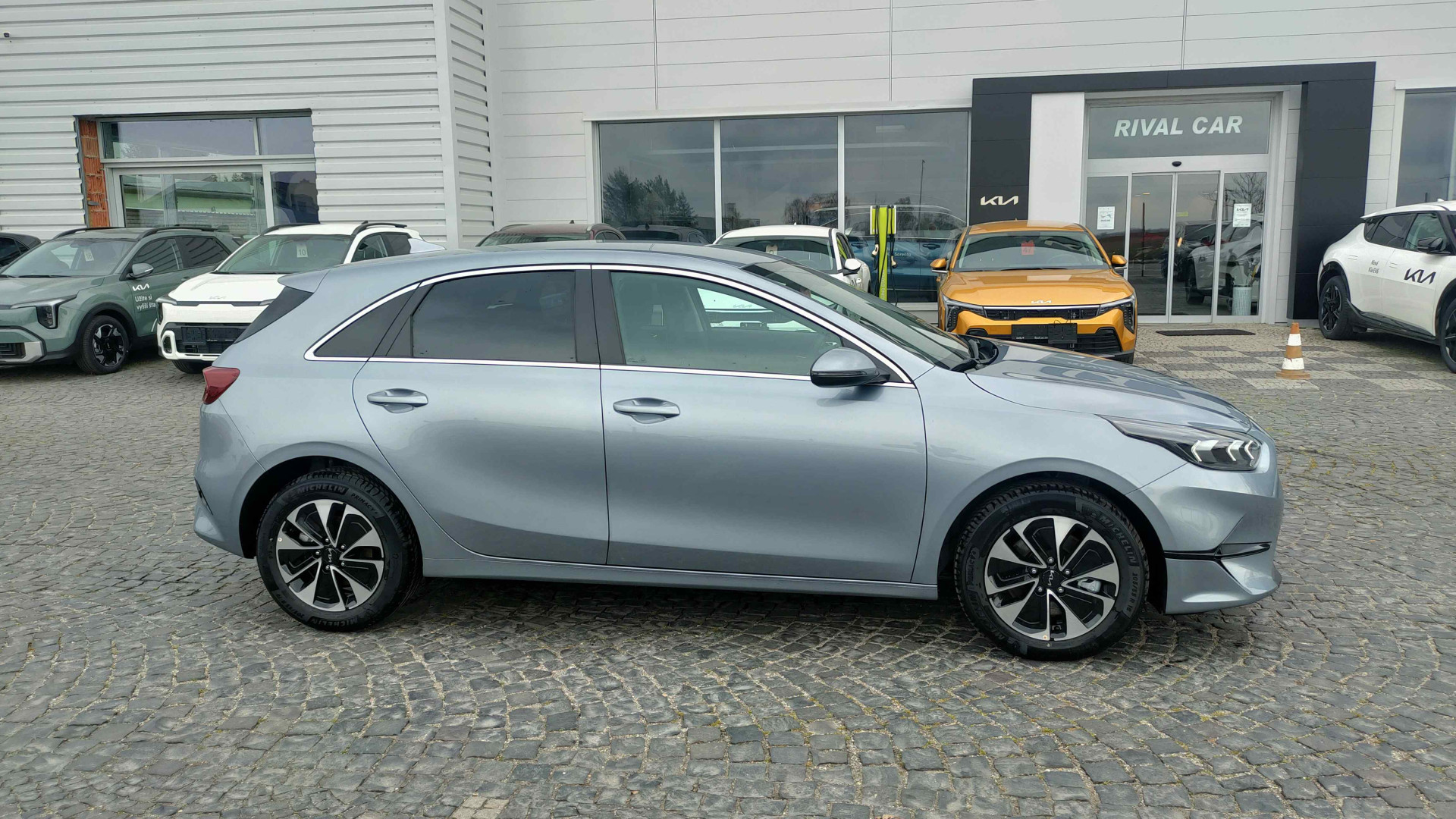 KIA CEED 1,5 T-GDI 7DCT GOLD,LED PACK