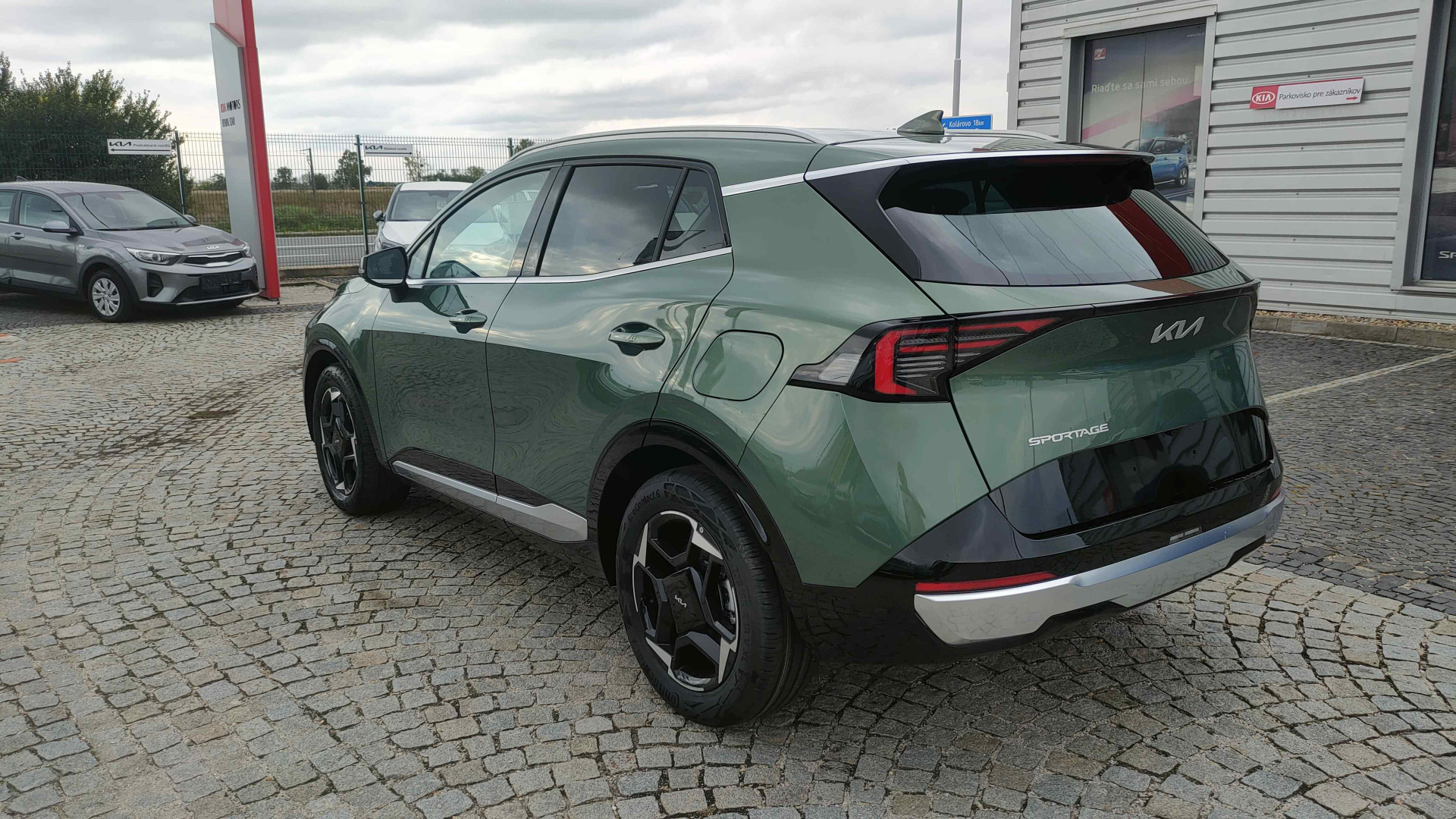 KIA SPORTAGE 1,6 T-GDI AWD DCT7 PLATINUM 180k