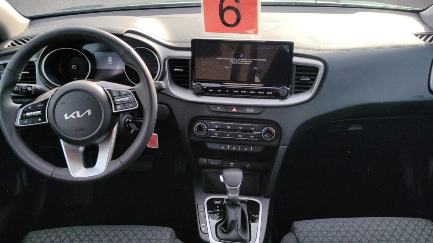 KIA CEED 1,5 T-GDi Silver 140k DCT7