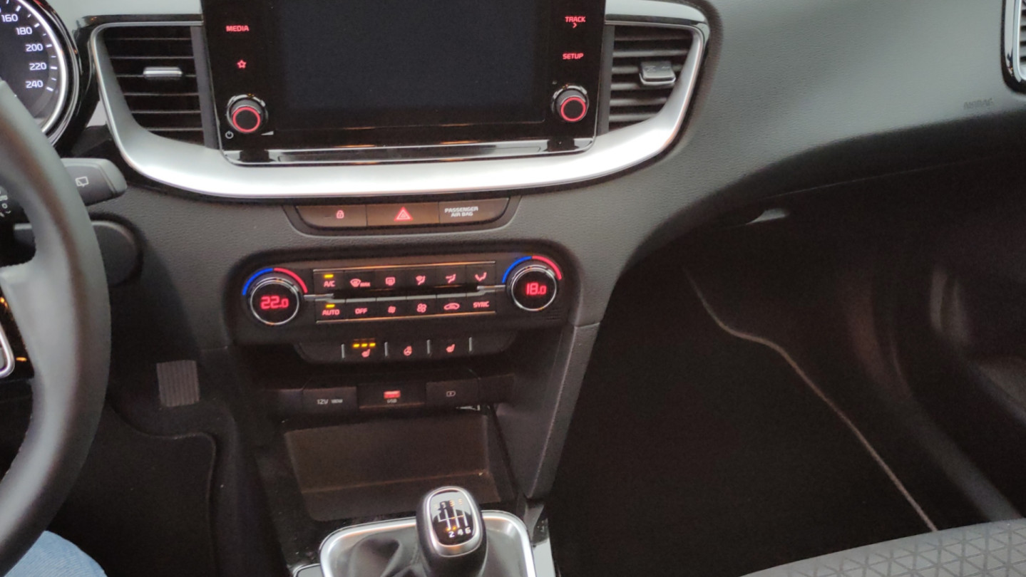 Kia Ceed 1,4 T-GDI Gold Led 140k M6