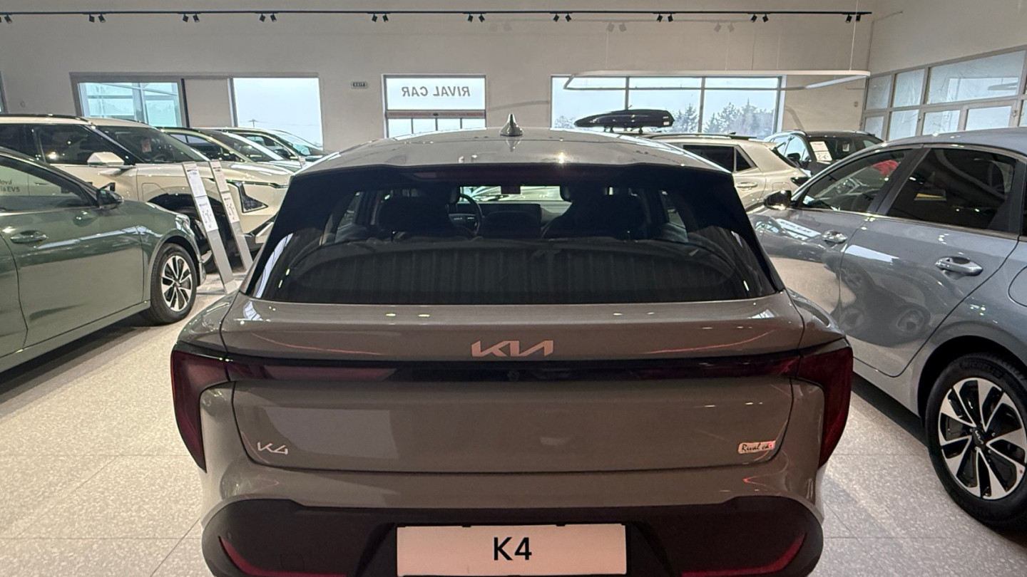 KIA K4 1,6 T-GDi 7DCT Silver + Silver pack + Safety pack