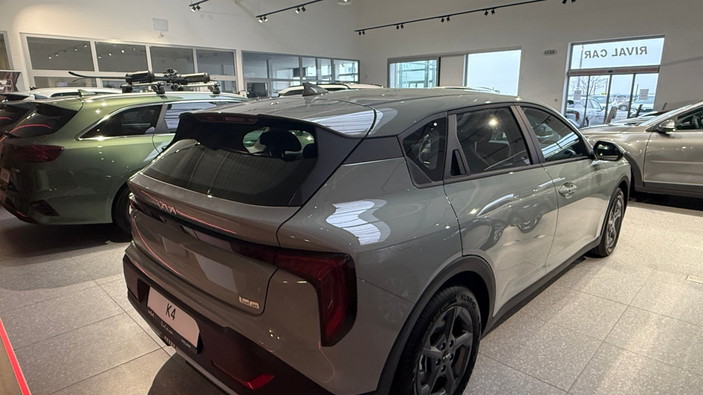 KIA K4 1,6 T-GDi 7DCT Silver + Silver pack + Safety pack