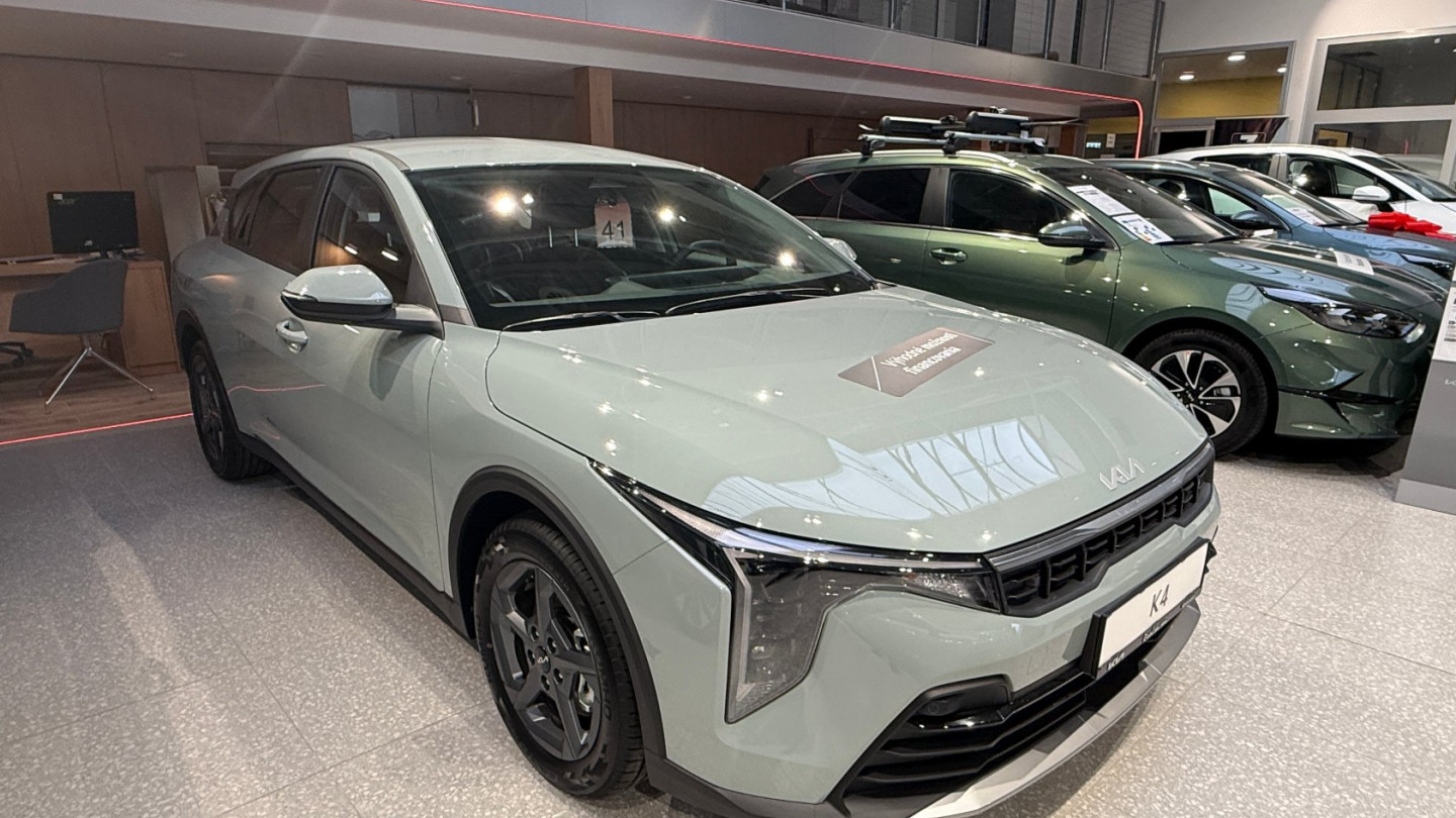 KIA K4 1,6 T-GDi 7DCT Silver + Silver pack + Safety pack