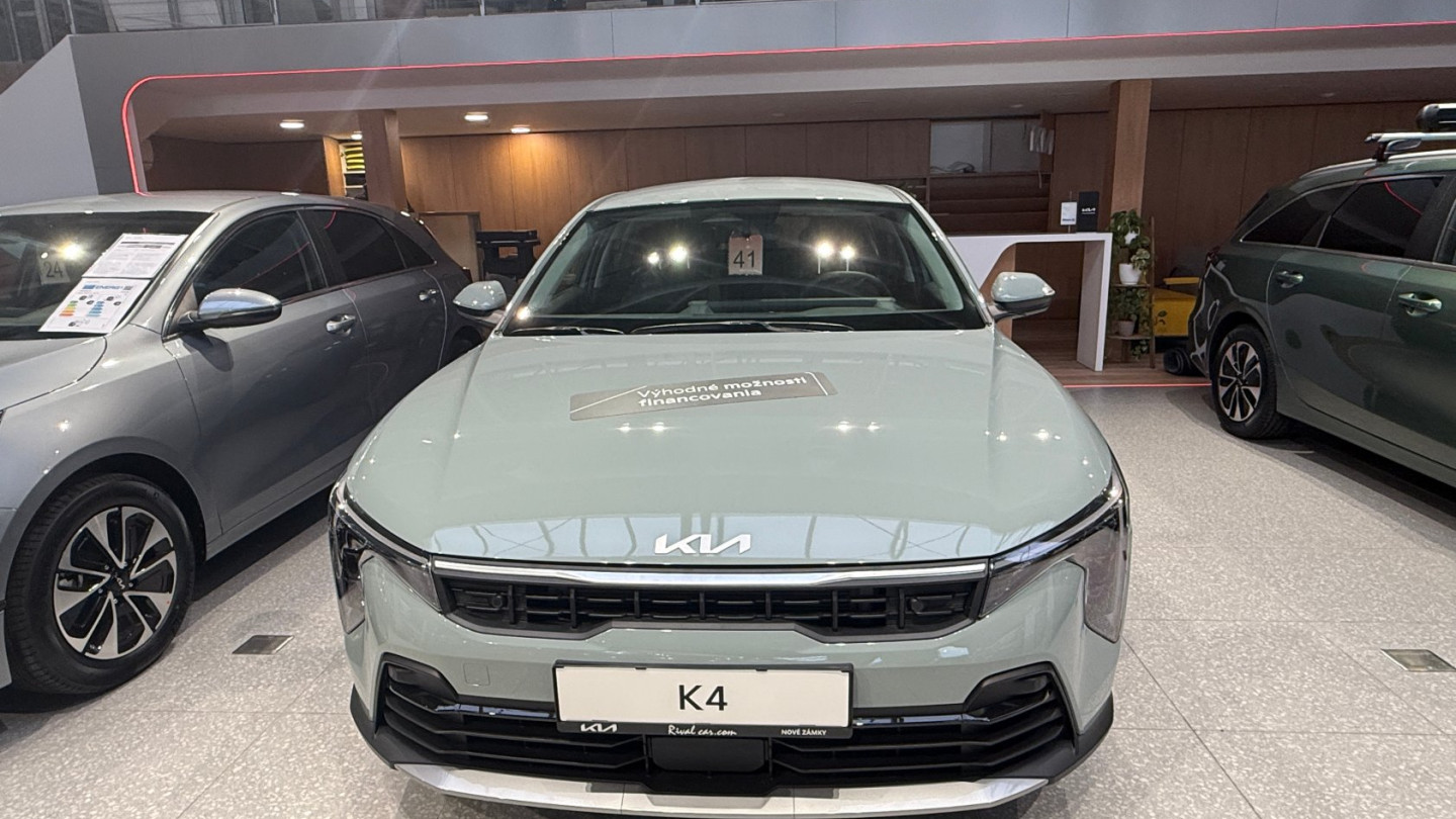 KIA K4 1,6 T-GDi 7DCT Silver + Silver pack + Safety pack