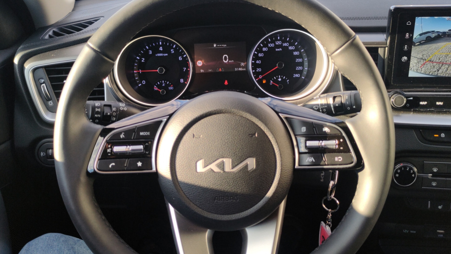 Kia CEED 1,5 T-GDi Silver + Silver pack M6