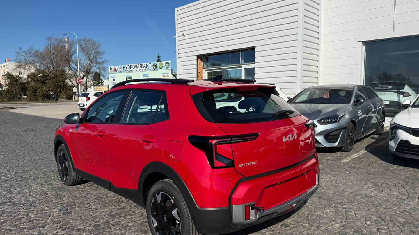 KIA STONIC 1,0 T-GDi Silver 100k 7DCT