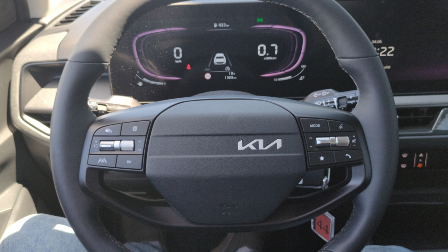 KIA STONIC 1,0 T-GDI M6 SILVER,SILVER PACK