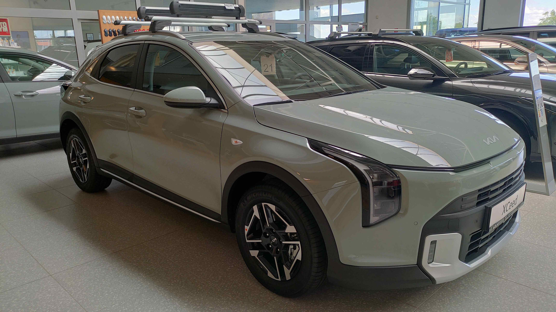 KIA XCEED 1,0 T-GDI 115K M6 SILVER + SILVER PAKET