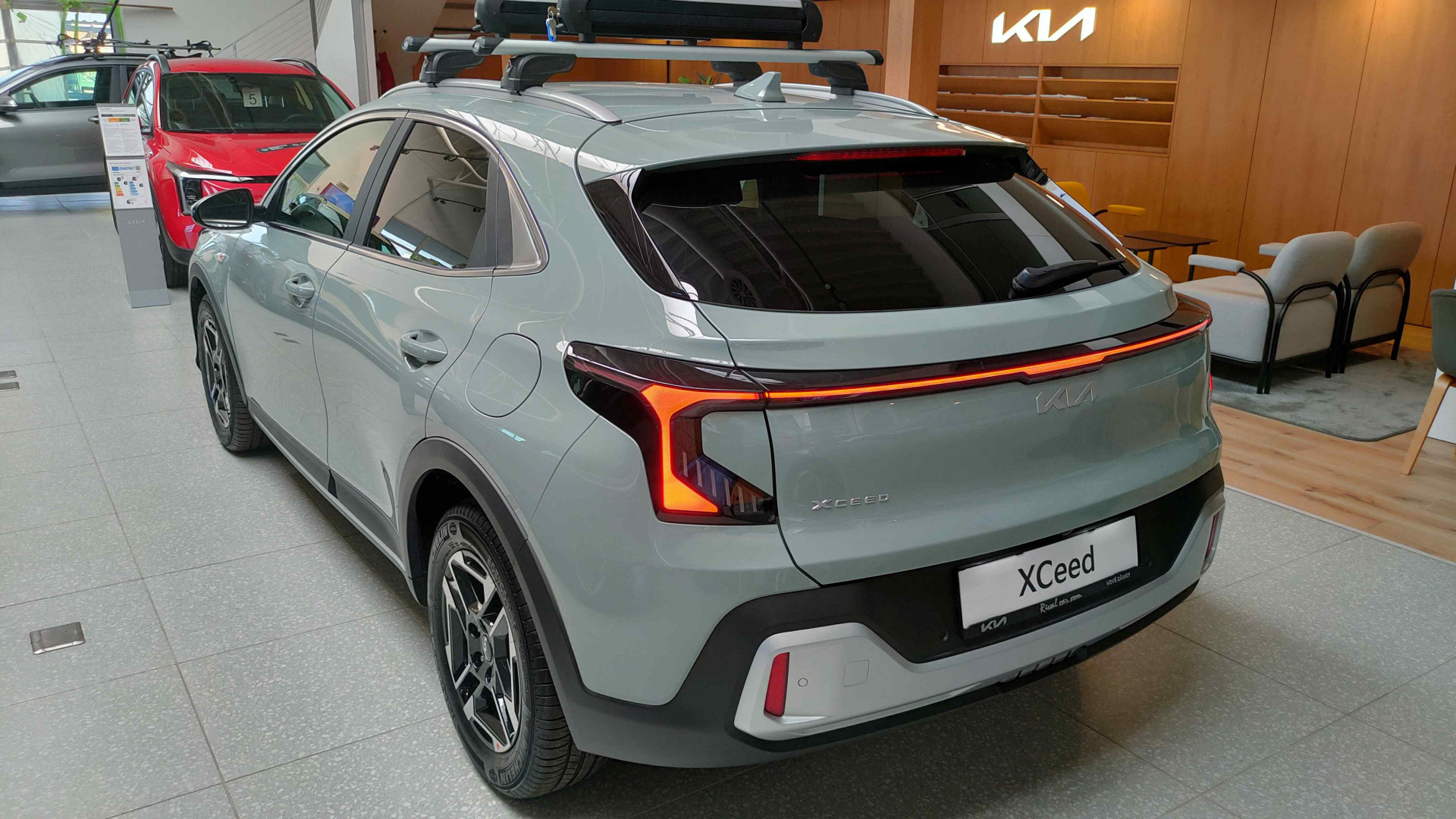 KIA XCEED 1,0 T-GDI 115K M6 SILVER + SILVER PAKET